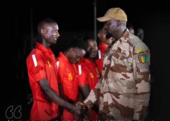 Ballon d’or Africain 2024: Quand le Général Mamadi Doumbouya apporte son soutien à l’attaquant Serhou Guirassy