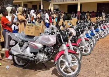 Kindia: L’érudit Wakil fait un don à un lycée franco-arabe