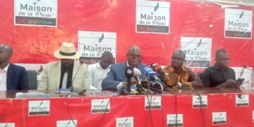 Dr Faya flingue Dr Dansa:”Si nous attendons Dansa Kourouma pour avoir une constitution en Guinée, nous ne l’aurons jamais”