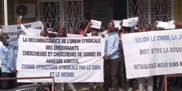 Guinée: Brève manifestation des enseignants chercheurs, qui réclament une amélioration de leurs conditions de vie et de travail