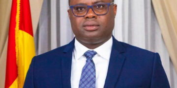 LITTERATURE-Dr Bernard Goumou : De l’ombre à la lumière, deux ouvrages pour repenser la gouvernance et l’agriculture en Guinée