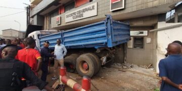 Drame au rond-point de Hamdallaye : Un mort et un blessé dans un accident de la circulation routière