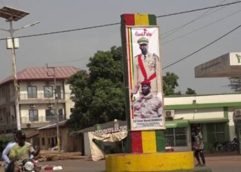 Effigie de Mamadi Doumbouya: Le Mouvement pour l’Alternance en Guinée (MAG) dénonce les rumeurs et affirme son indépendance financière