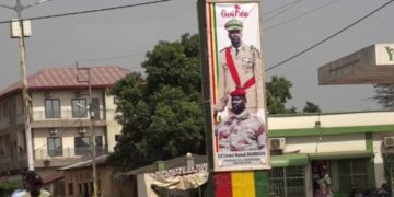 Effigie de Mamadi Doumbouya: Le Mouvement pour l’Alternance en Guinée (MAG) dénonce les rumeurs et affirme son indépendance financière