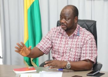 Guinée: Le ministère des Sports somme la FÉGUIFOOT de se conformer aux règles après l’expiration de son agrément