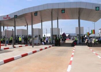 Guinée : Le président Doumbouya inaugure le pont à péage de Tanènè désormais baptisé en son honneur