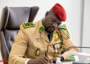 Guinée : Mamadi Doumbouya démet la direction du SNABE, en pleine crise des bourses étudiantes