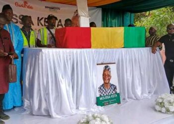 Obsèques de Moussa Kofoé : la Guinée rend un vibrant hommage à l’icône de l’humour populaire