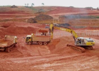 Guinée : le gouvernement ordonne le gel des comptes bancaires de 51 compagnies minières