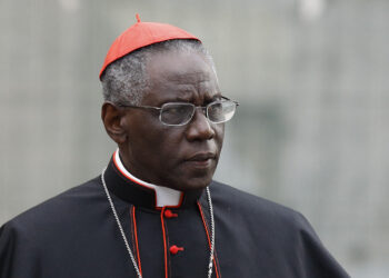 Élection pontificale : le Général Doumbouya affiche son soutien appuyé au Cardinal Robert Sarah