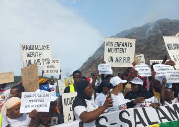 Crise environnementale à Conakry : Les habitants de Dar-Es-Salam interpellent les autorités sur la décharge publique