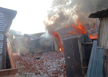 Incendie à Simbaya : plusieurs ateliers de menuiserie et cabarets ravagés par les flammes