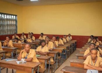 Guinée : résultats du BEPC 2025 — Un taux de réussite en nette hausse à 54,16 %, en progression par rapport à 2024