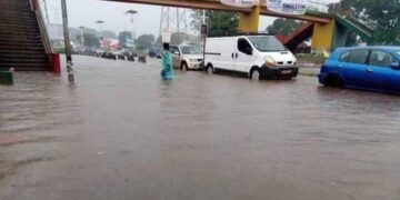 Intempéries à Conakry : trois morts signalés après des pluies diluviennes, selon le DG de l’ANGUCH