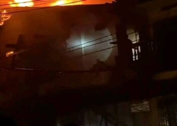 Incendie au marché de Madina : une réponse rapide limite les dégâts, la ministre du Commerce se rend sur les lieux