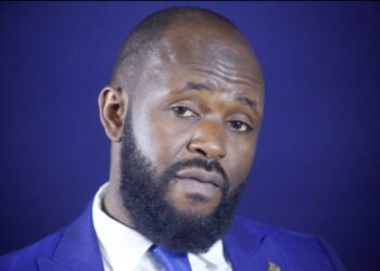 Briser les chaînes de corruption et des détournements de fonds publics pour bâtir une Guinée prospère (par Alpha BAYO)