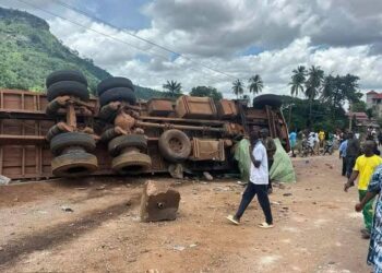 Friguiadi : Un mort dans le renversement d’un camion sur le pont de Manéah