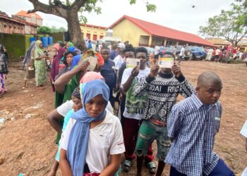 Guinée-jour de vote : Forte mobilisation et climat apaisé lors du référendum constitutionnel à Conakry