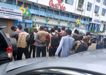 Conakry : des agents recenseurs manifestent pour réclamer le paiement de leurs primes