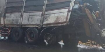 Accident mortel à Mamou : une collision entre un camion et une voiture fait trois morts dont deux brûlés à Pétel 2