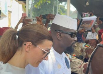 Guinée : Mamadi Doumbouya accomplit son devoir civique à Kaloum