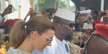Guinée : Mamadi Doumbouya accomplit son devoir civique à Kaloum