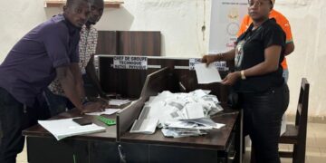 Scrutin présidentiel : les opérations de dépouillement entamées après la clôture des bureaux