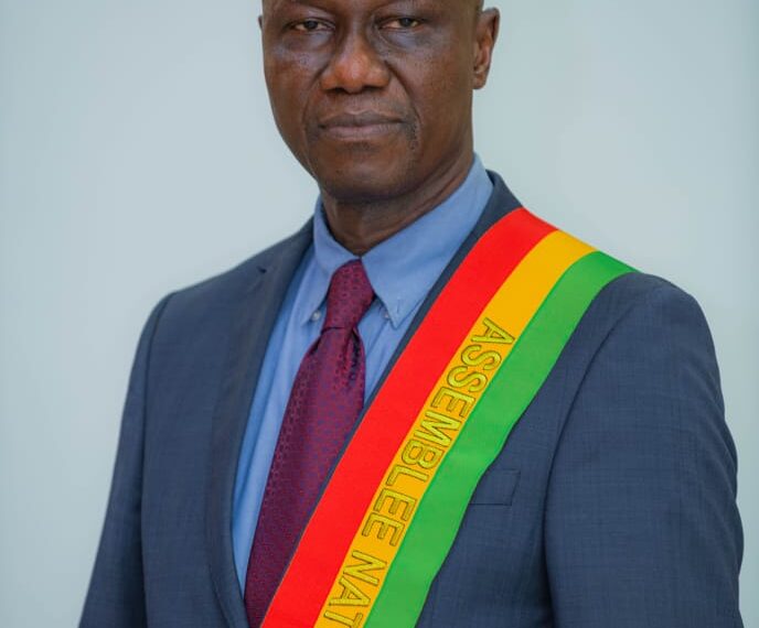 Assemblée nationale : l’honorable Sékou Samoura voit dans son véhicule de service un outil au service des populations